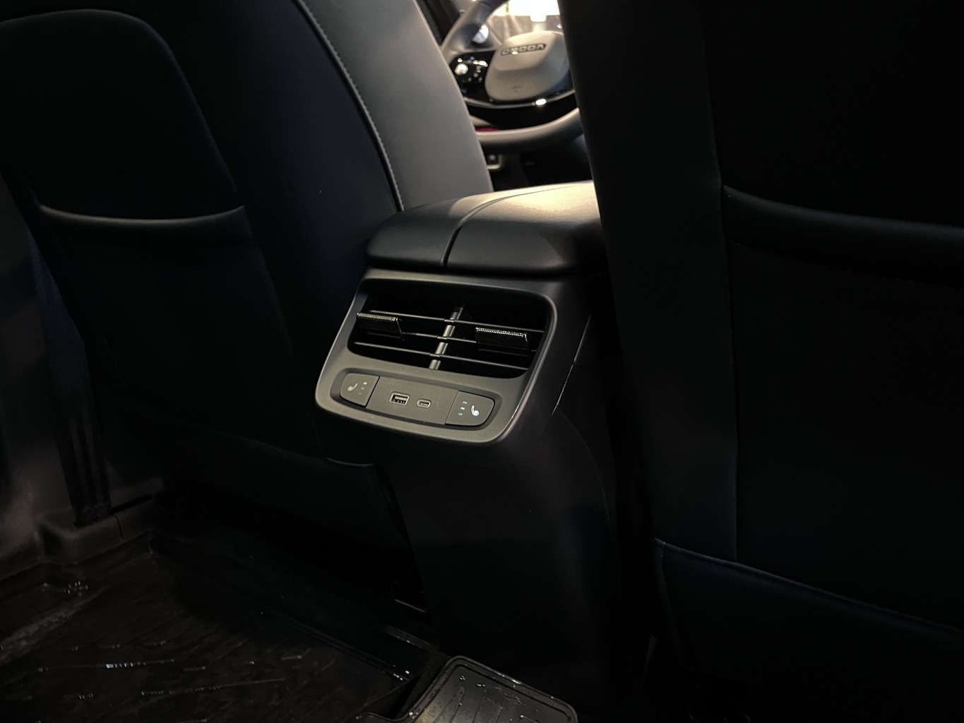 OMODA C7