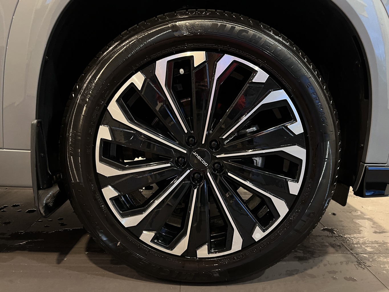 JAECOO J8
