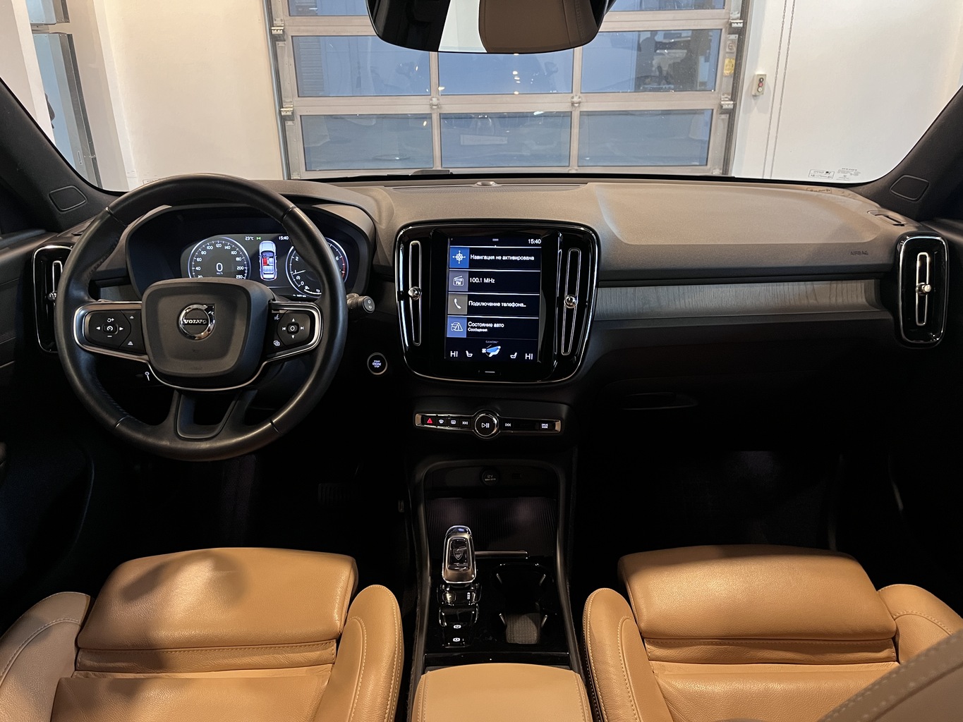 VOLVO V40