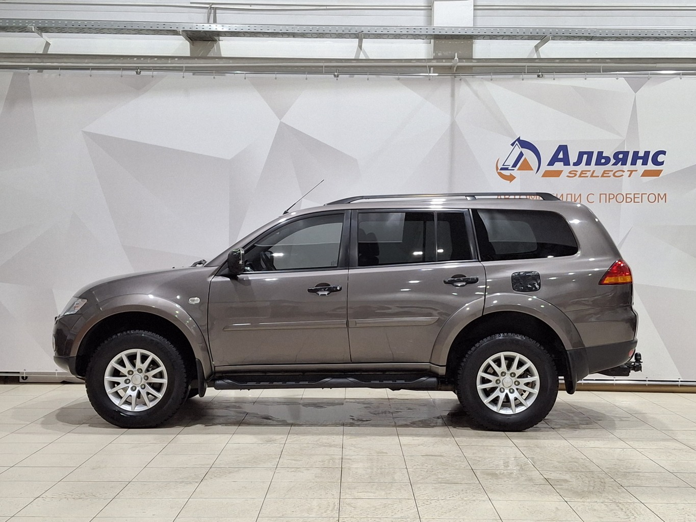 MITSUBISHI PAJERO SPORT
