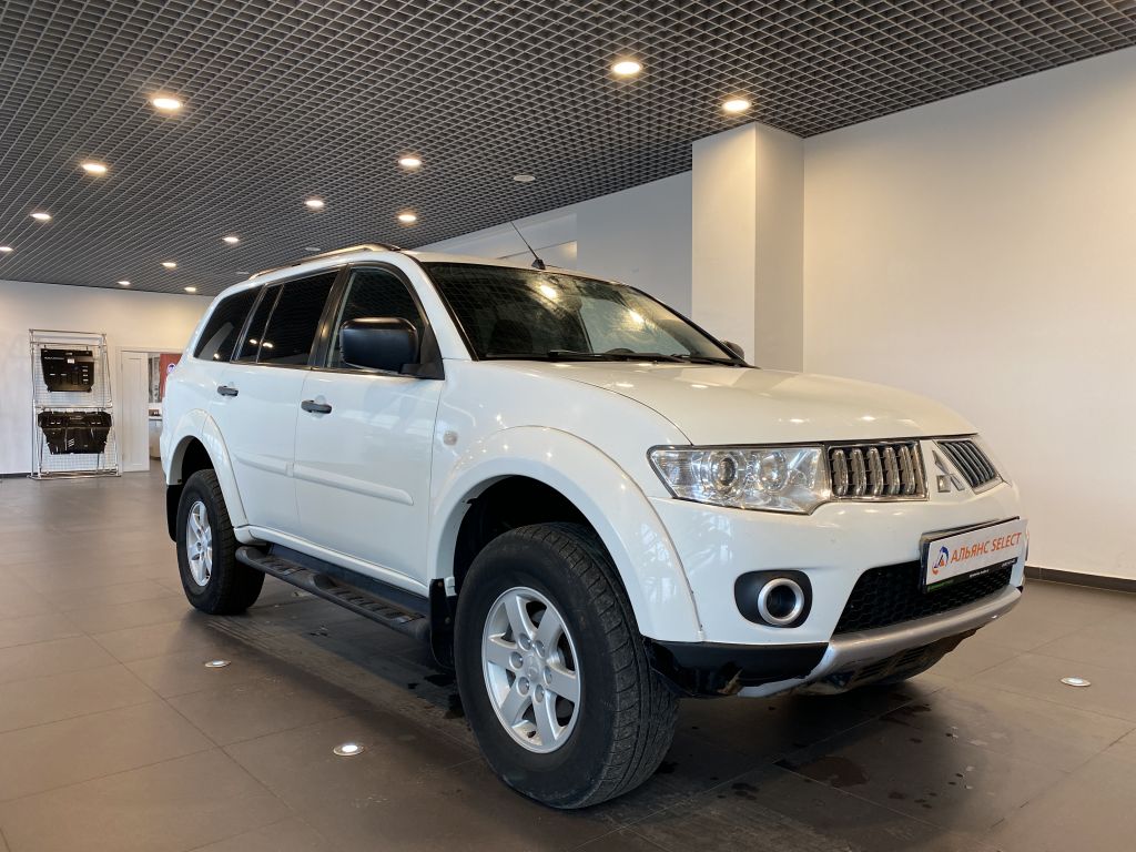 MITSUBISHI PAJERO SPORT