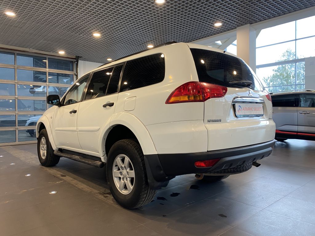 MITSUBISHI PAJERO SPORT