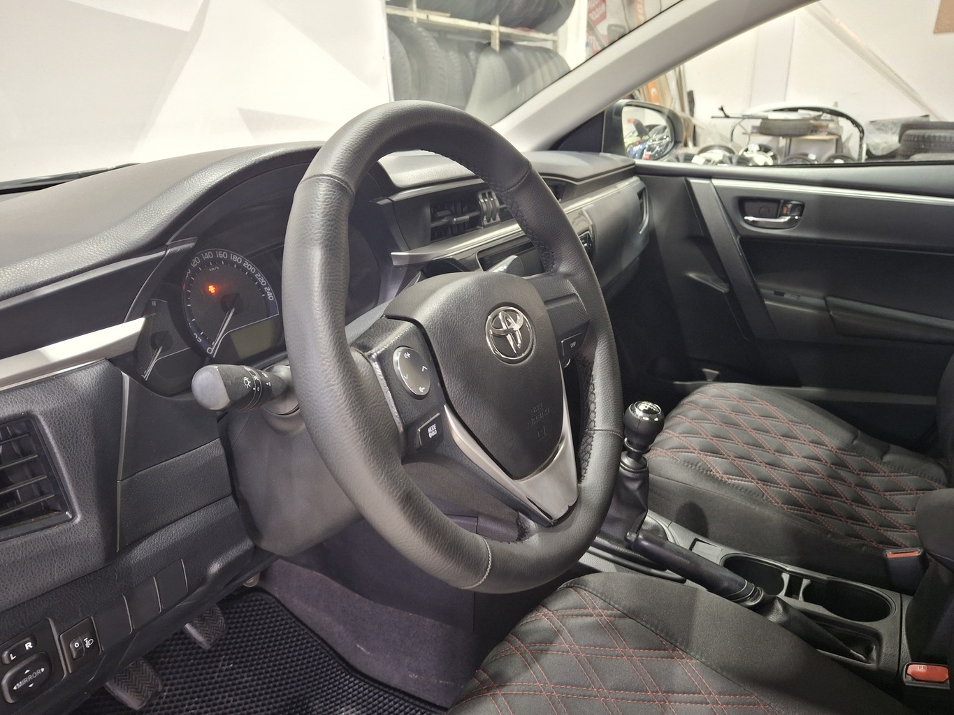 TOYOTA COROLLA