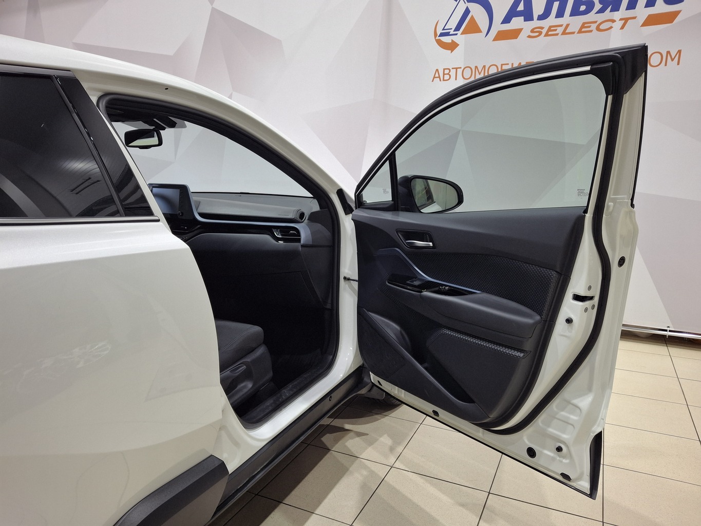 TOYOTA C-HR