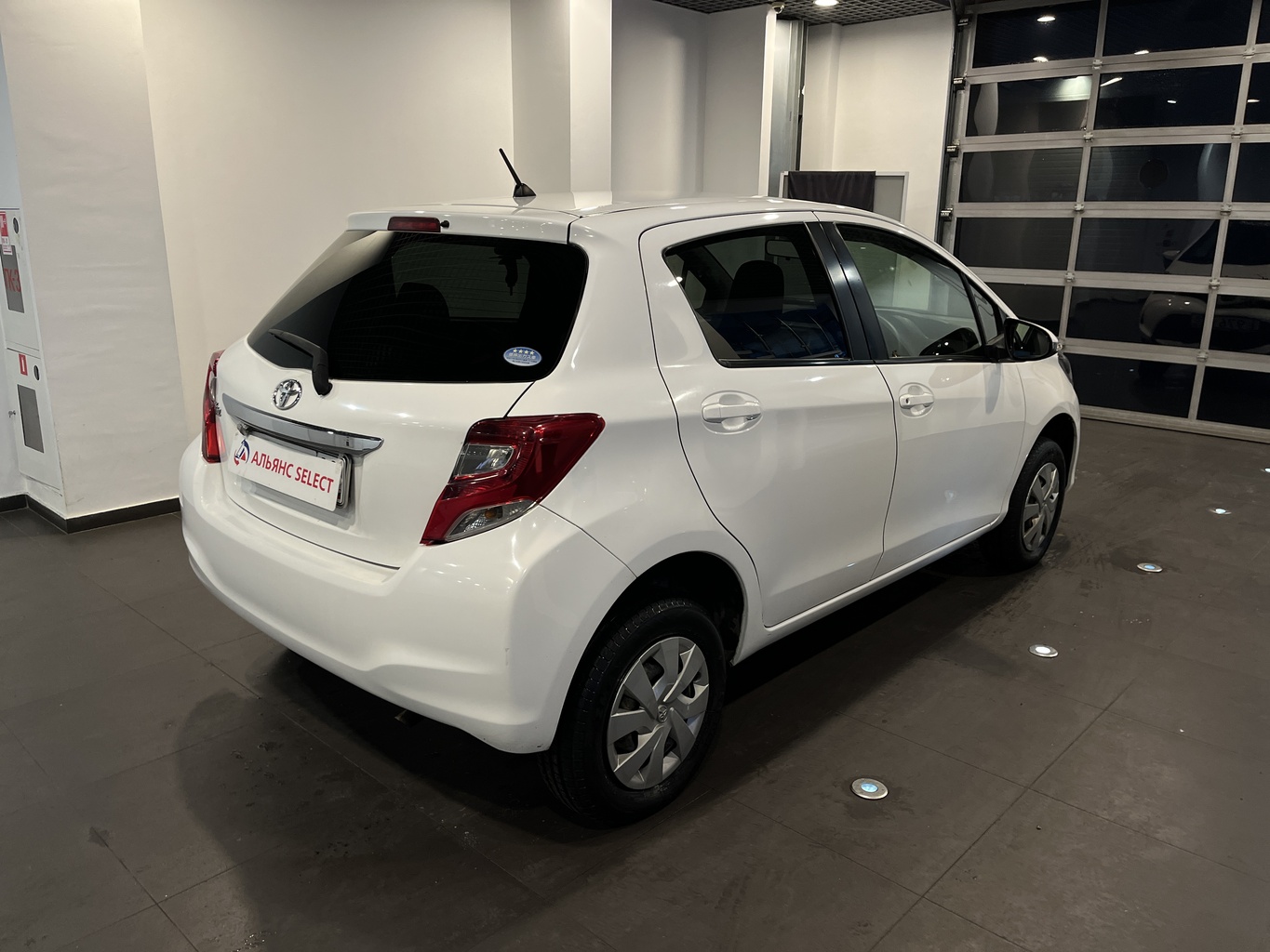 TOYOTA VITZ