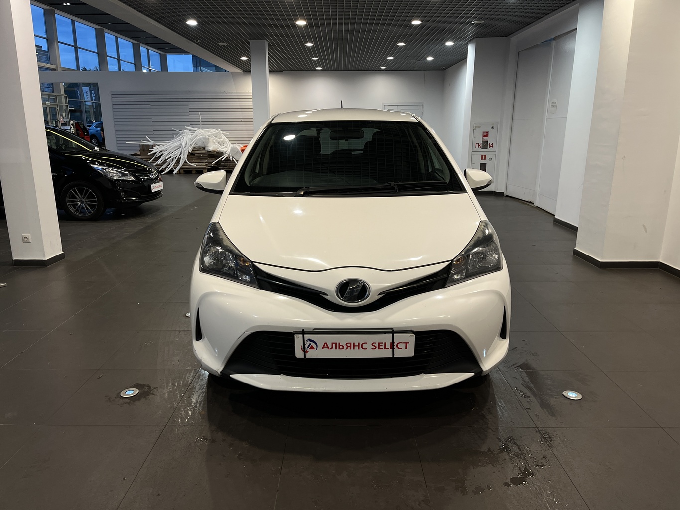 TOYOTA VITZ
