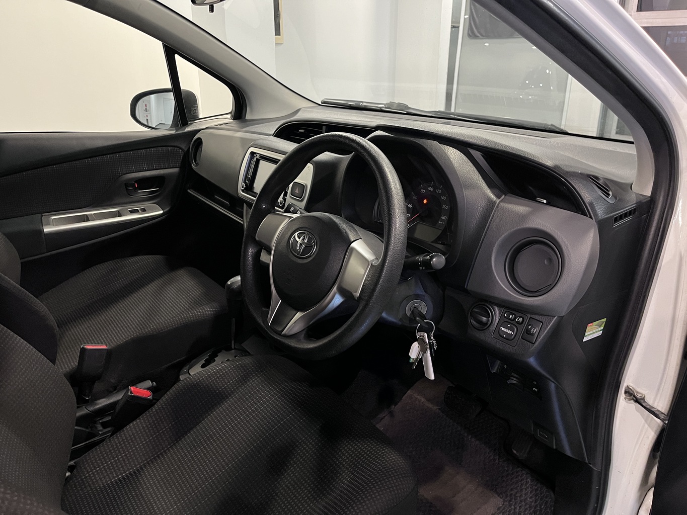 TOYOTA VITZ