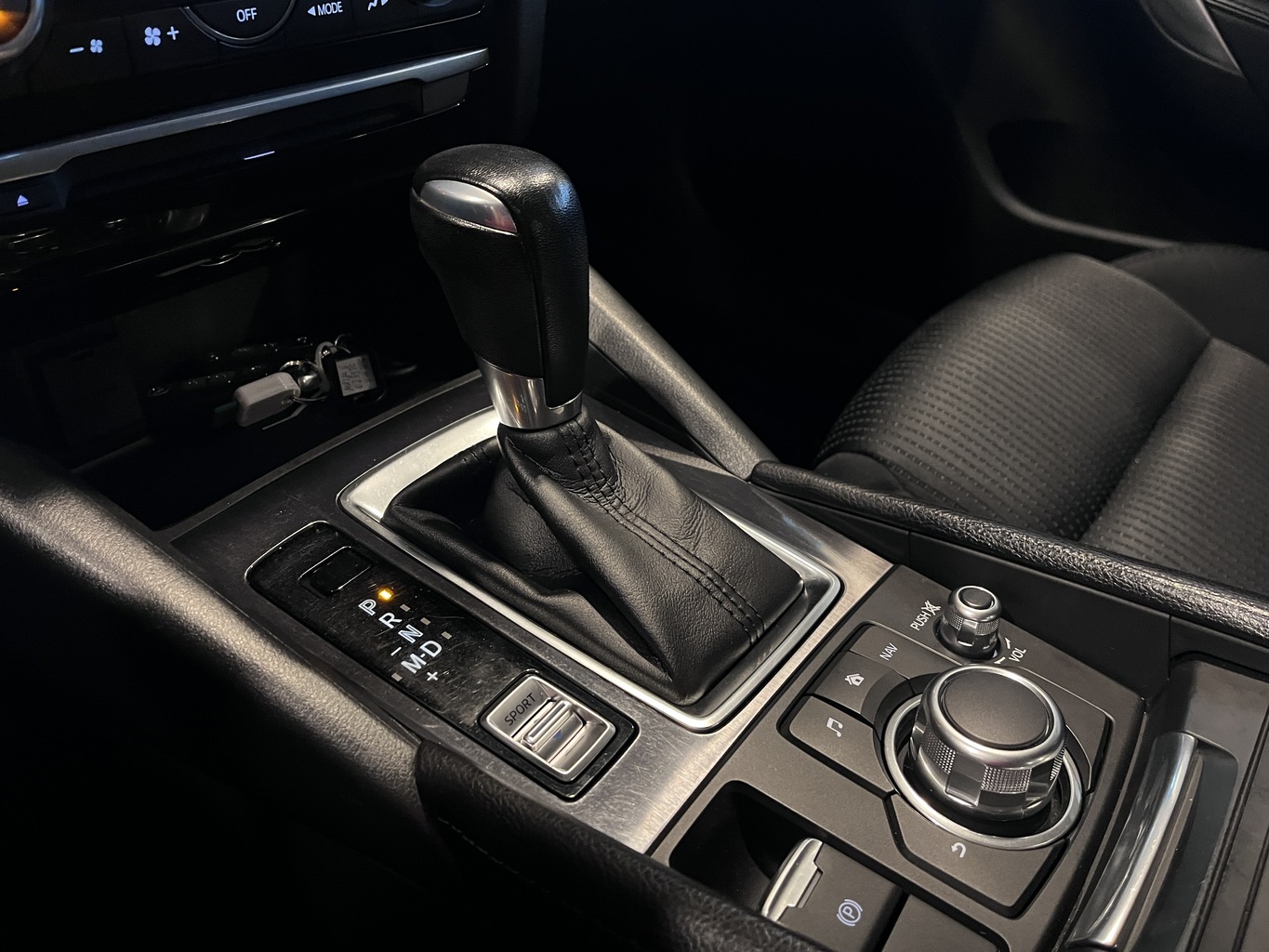 MAZDA 6