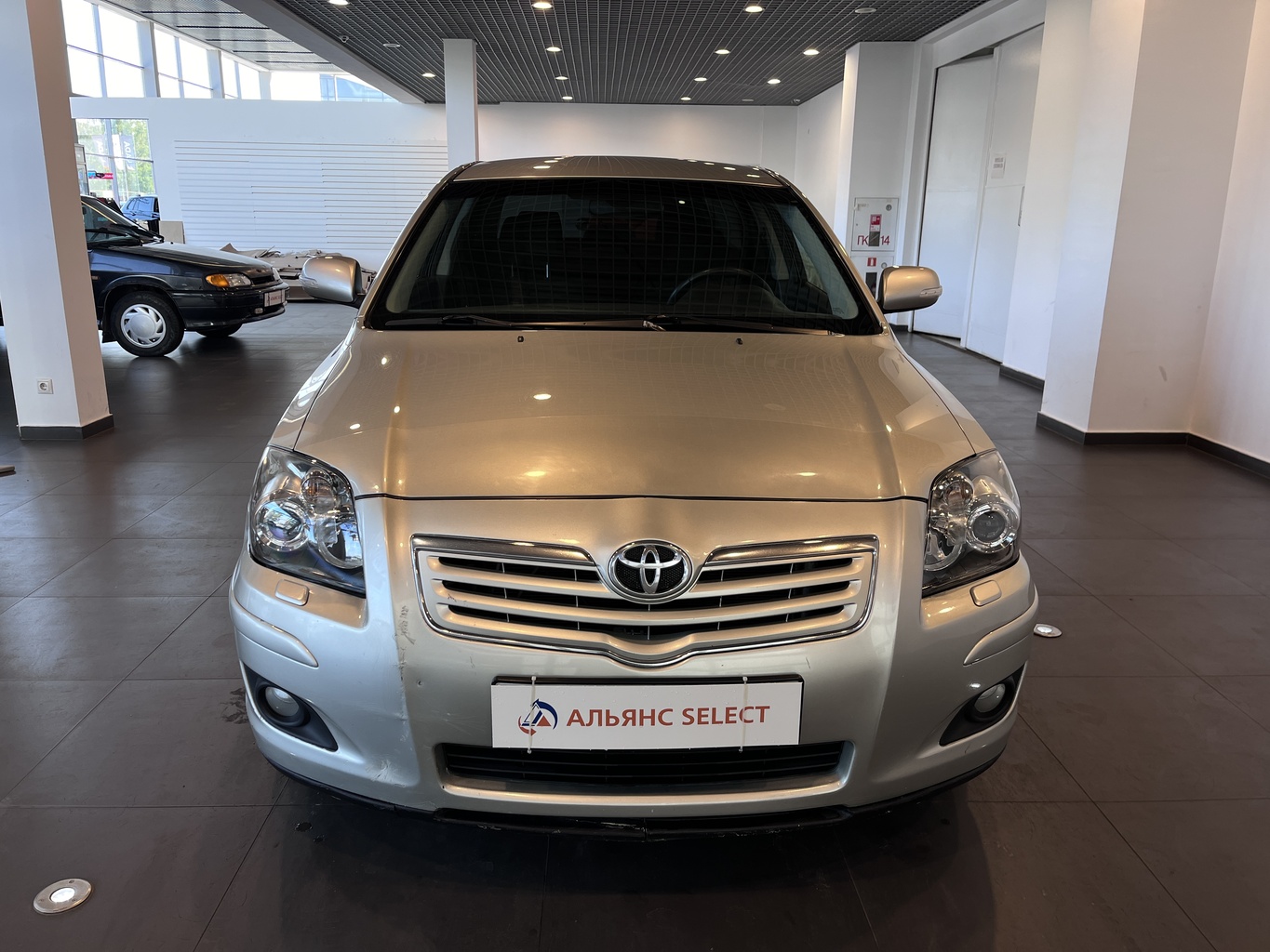 TOYOTA AVENSIS