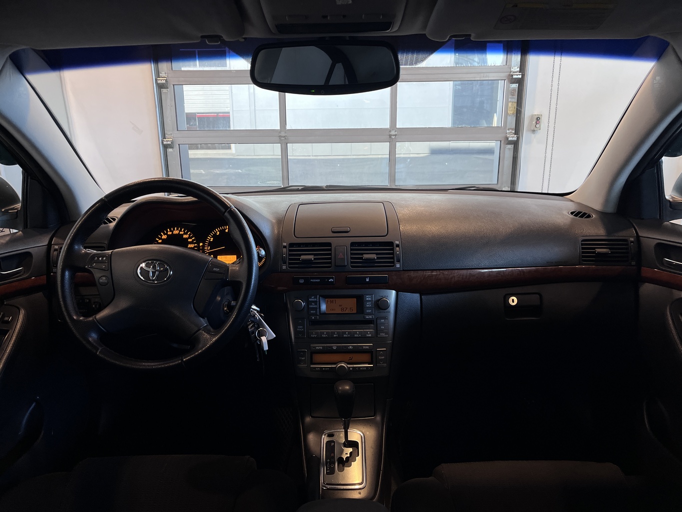 TOYOTA AVENSIS