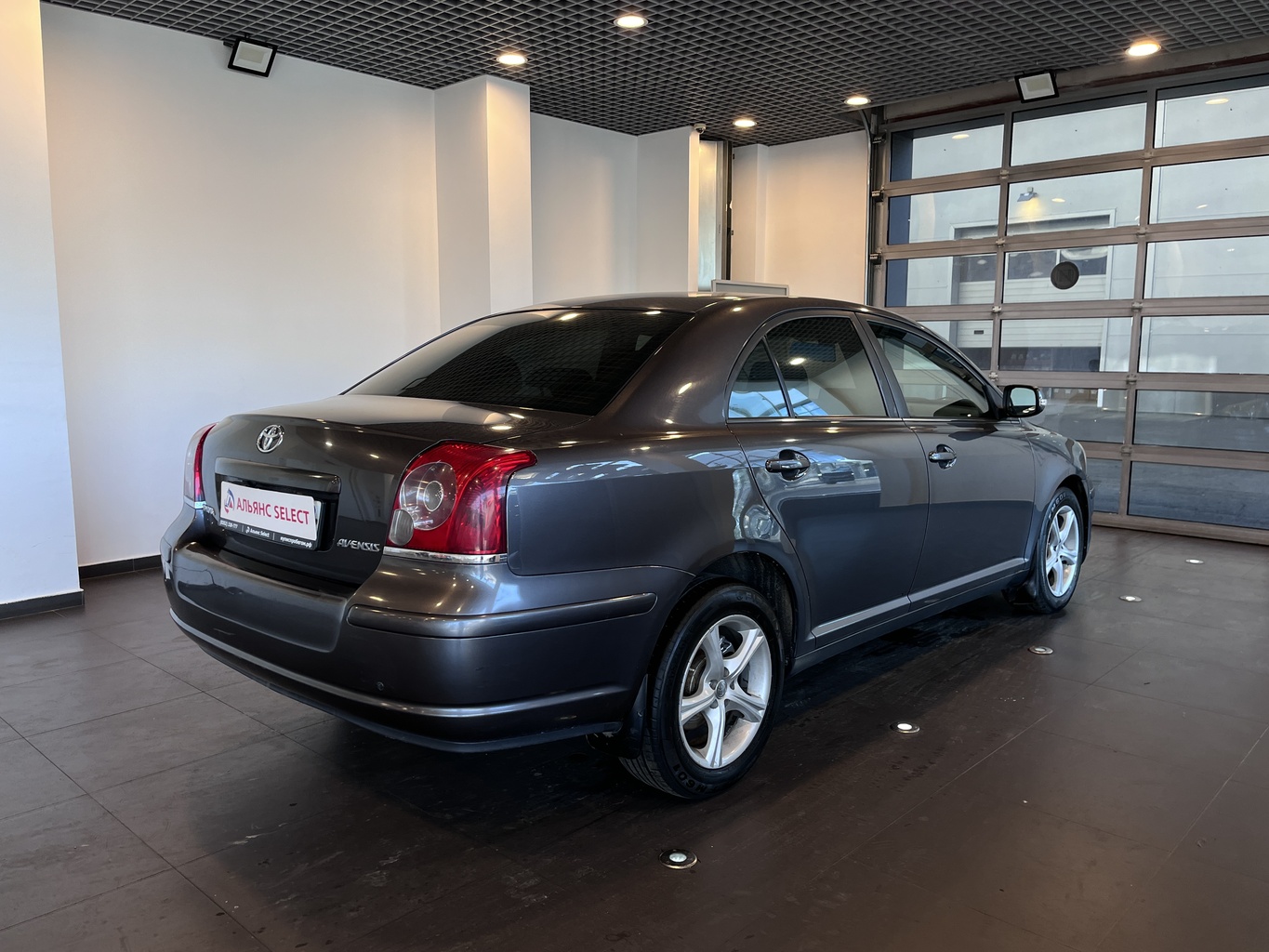TOYOTA AVENSIS