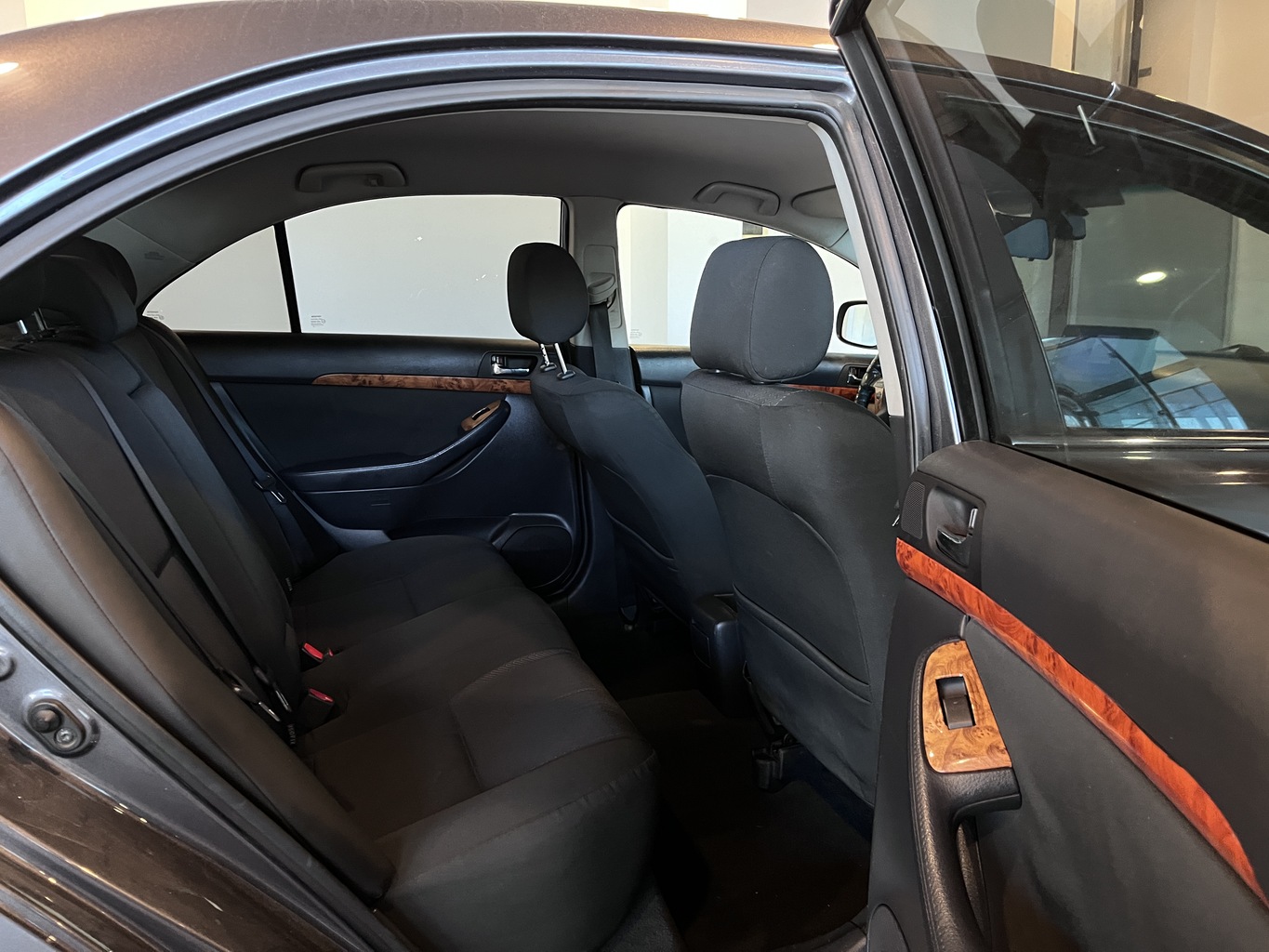 TOYOTA AVENSIS