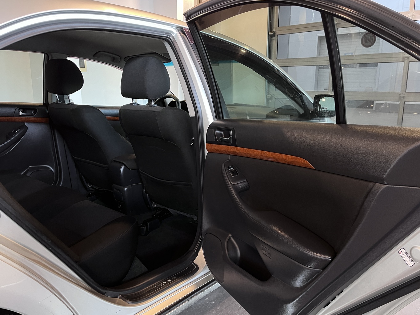 TOYOTA AVENSIS