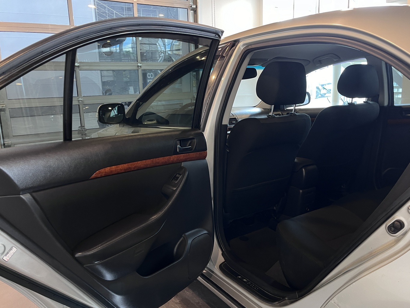 TOYOTA AVENSIS