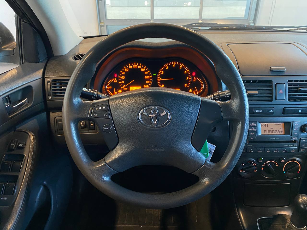 TOYOTA AVENSIS