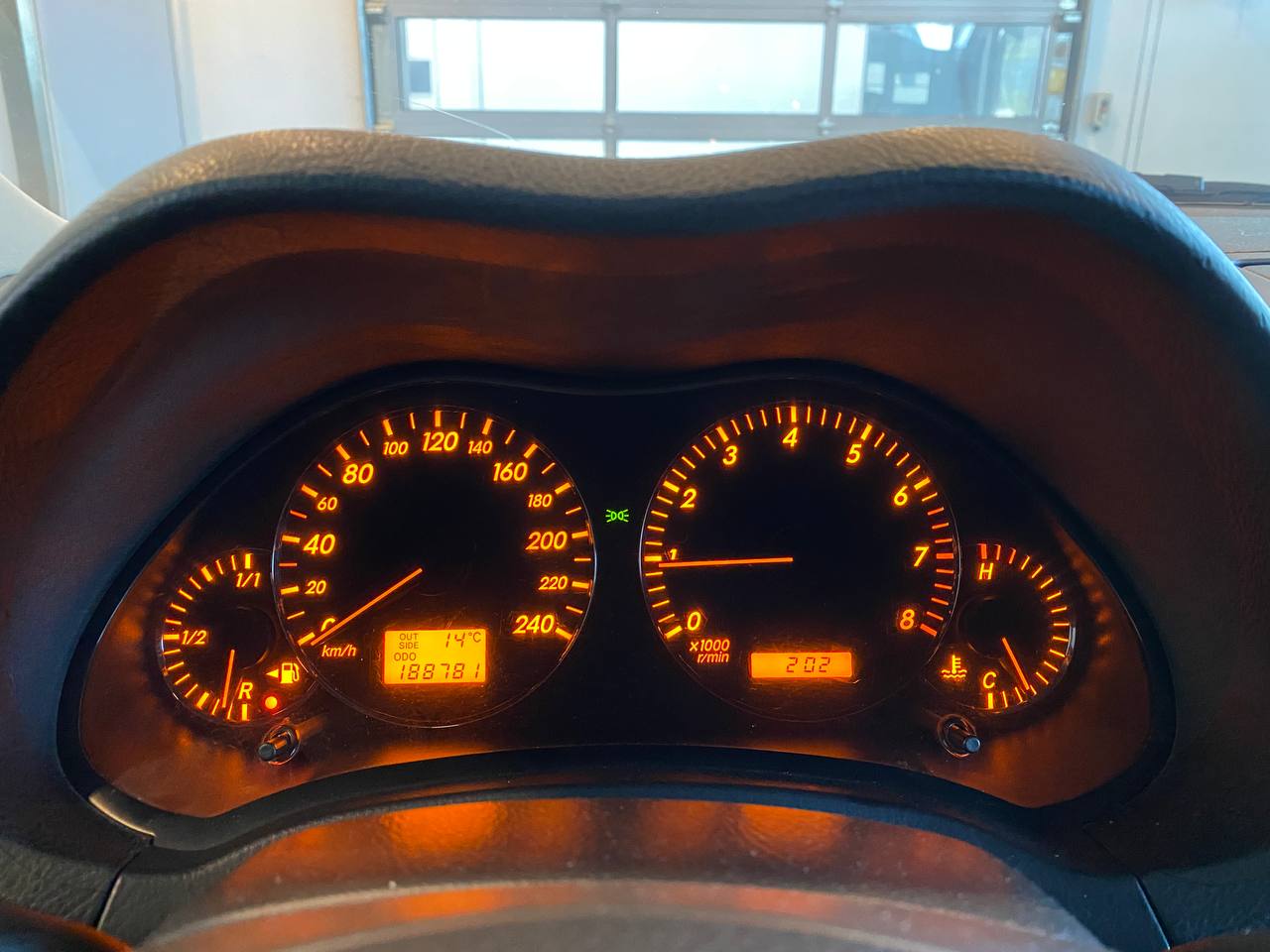 TOYOTA AVENSIS
