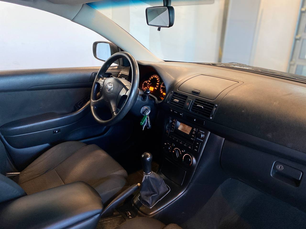 TOYOTA AVENSIS