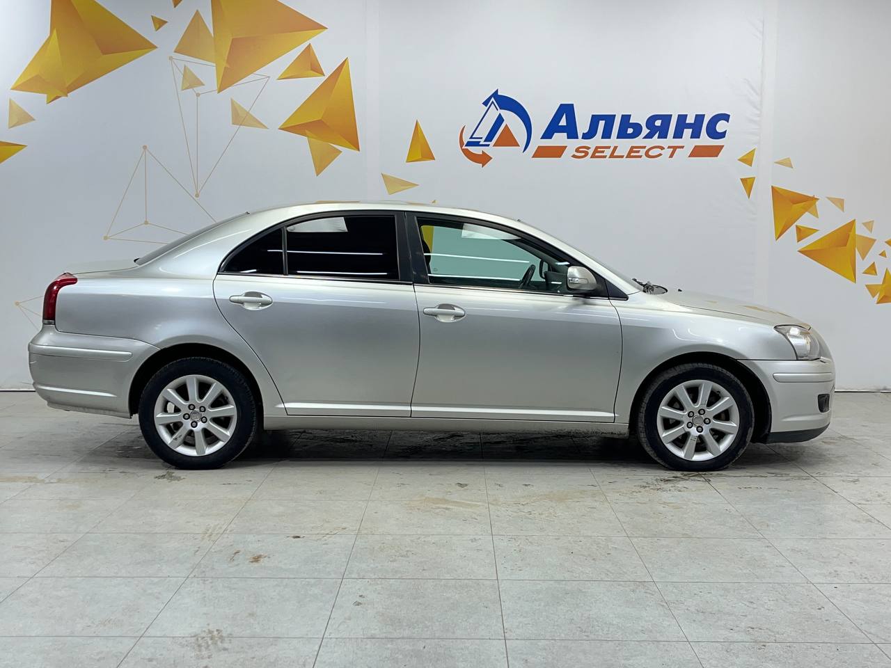 TOYOTA AVENSIS