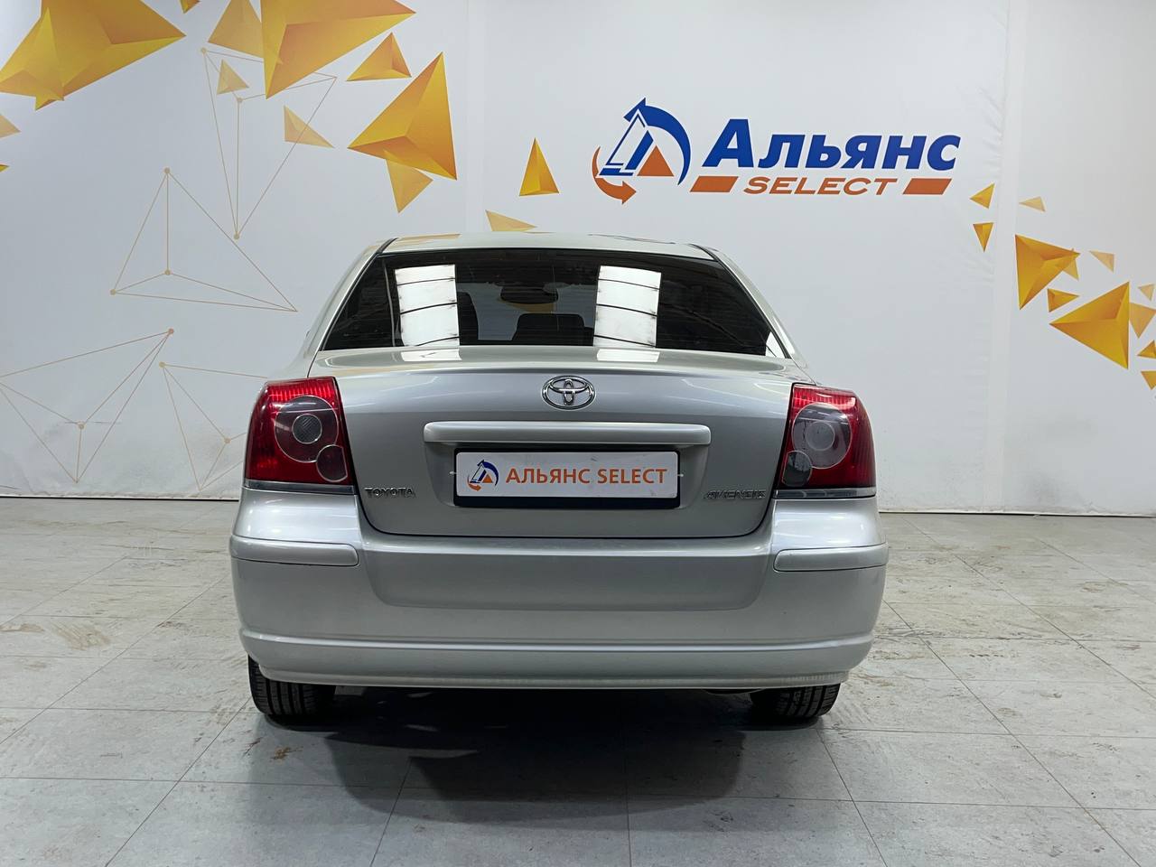 TOYOTA AVENSIS