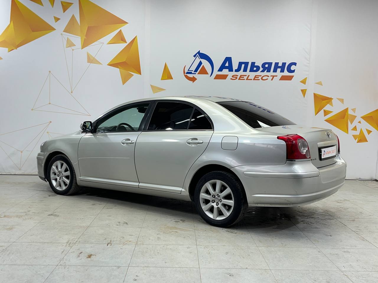 TOYOTA AVENSIS