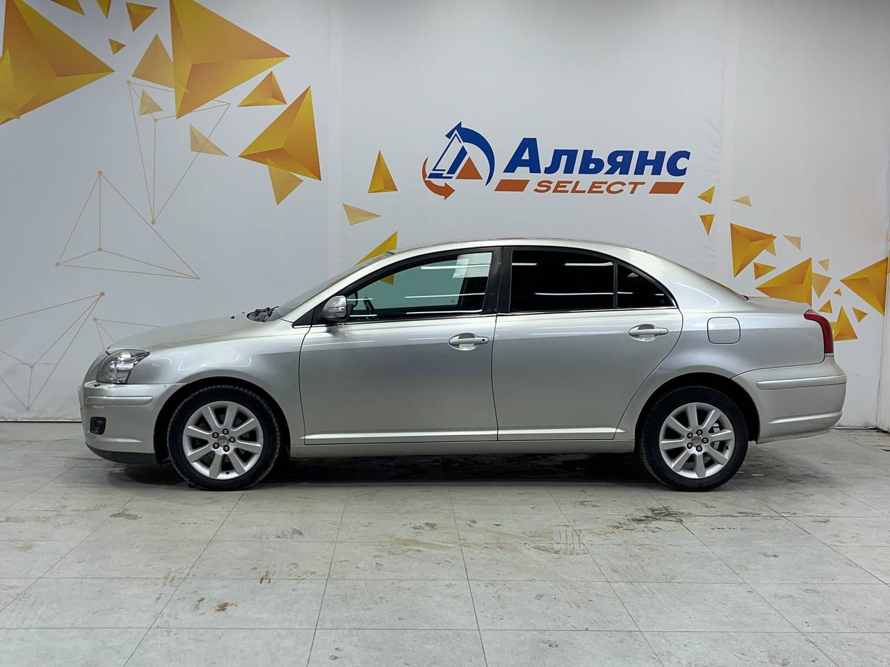 TOYOTA AVENSIS