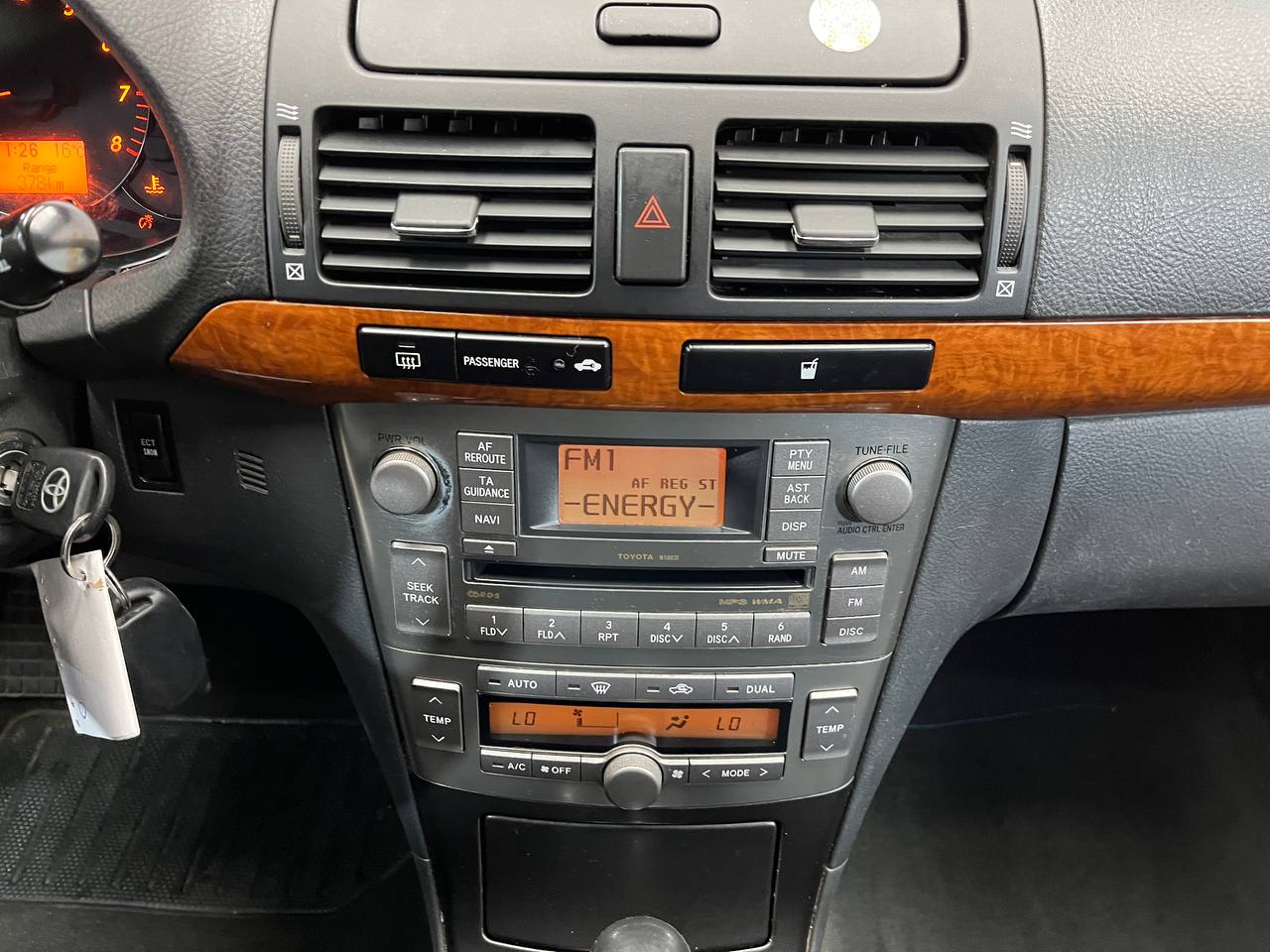 TOYOTA AVENSIS