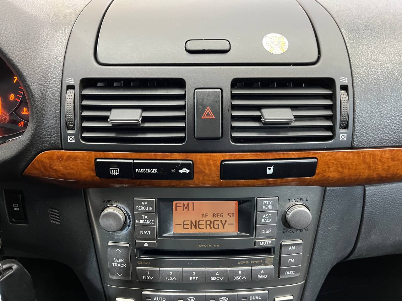 TOYOTA AVENSIS