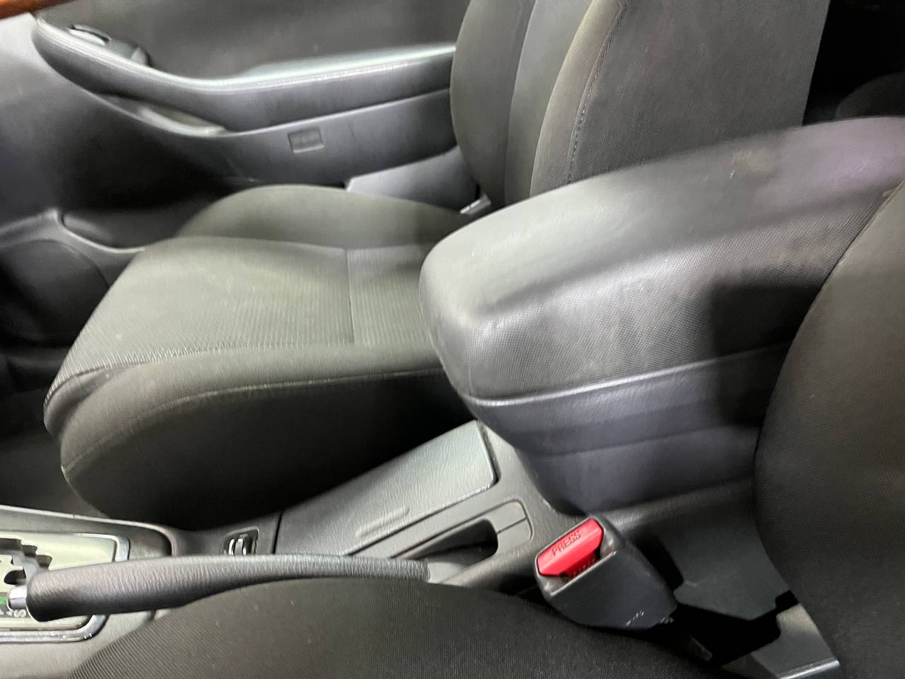 TOYOTA AVENSIS