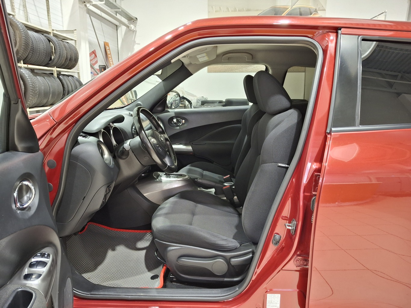 NISSAN JUKE