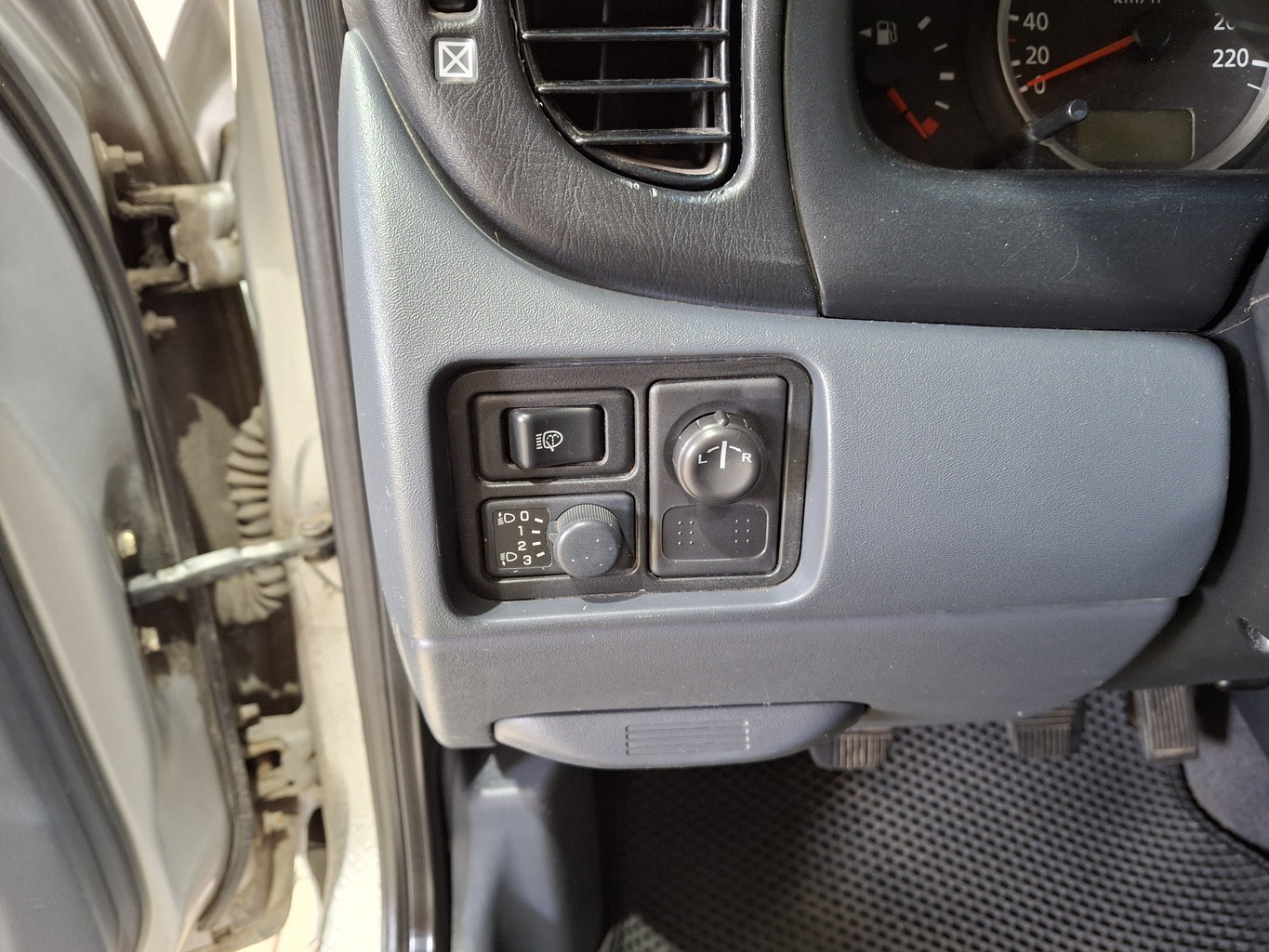 NISSAN ALMERA