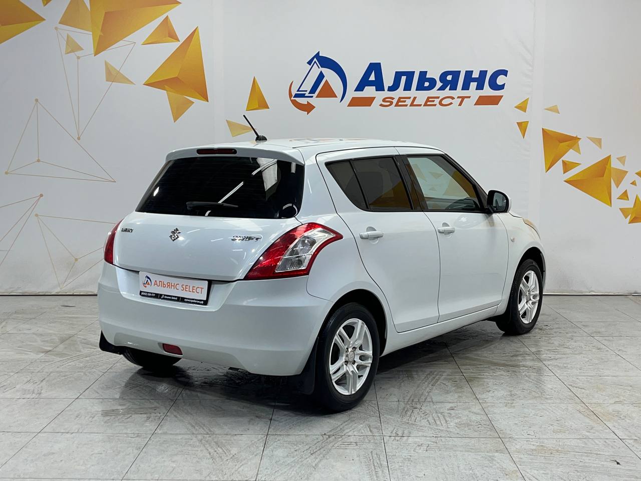SUZUKI SWIFT