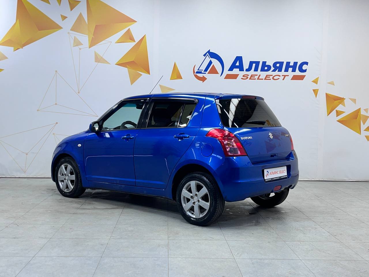 SUZUKI SWIFT