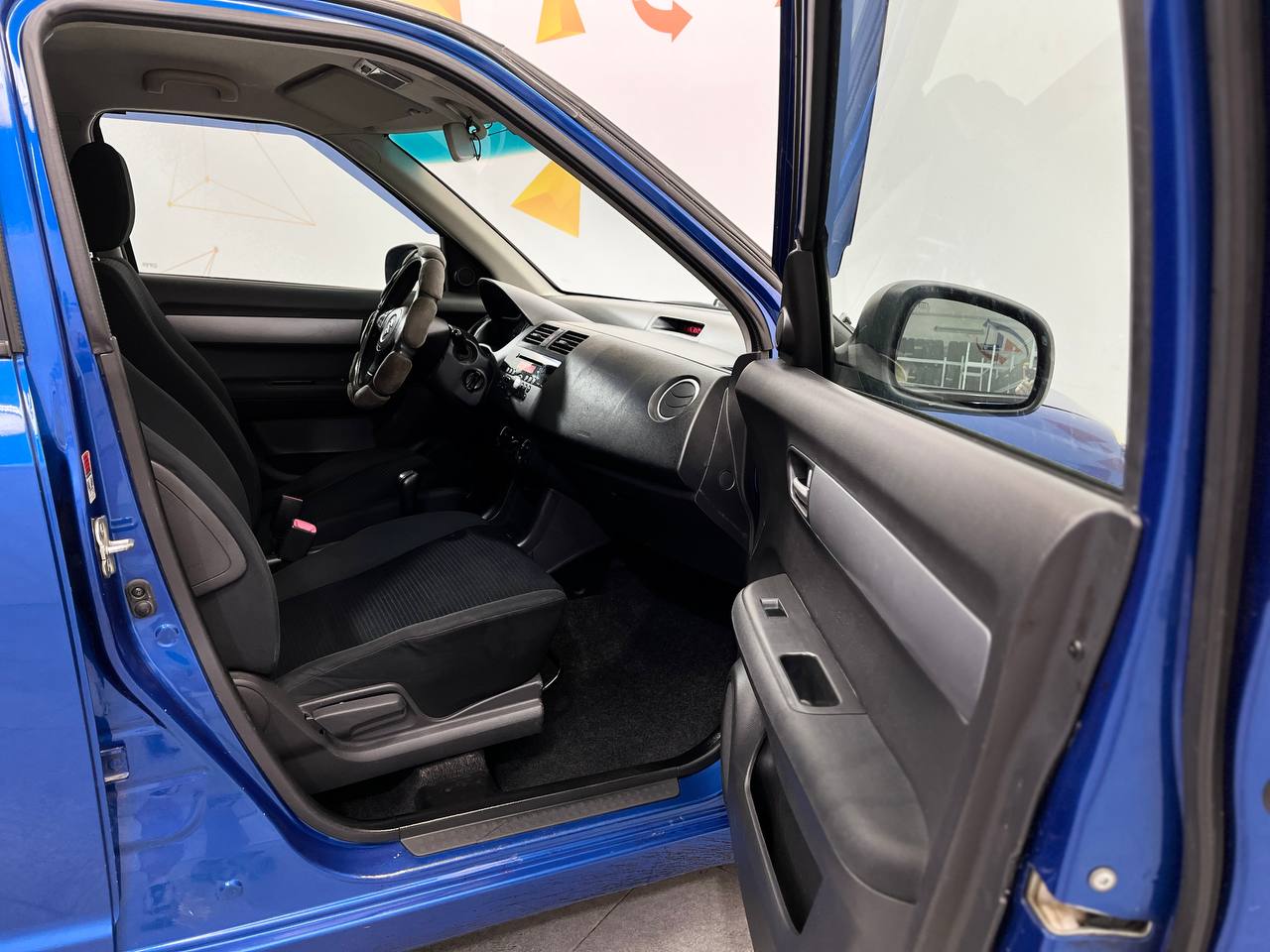 SUZUKI SWIFT