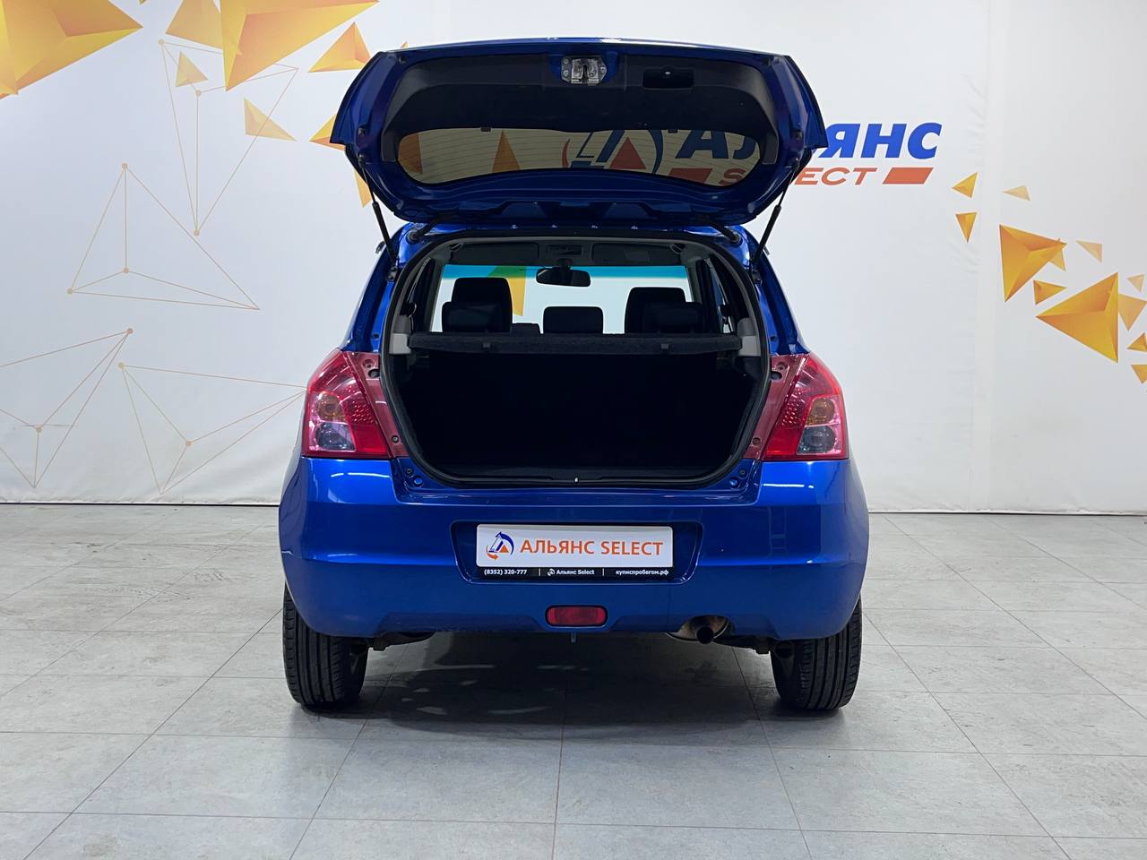 SUZUKI SWIFT