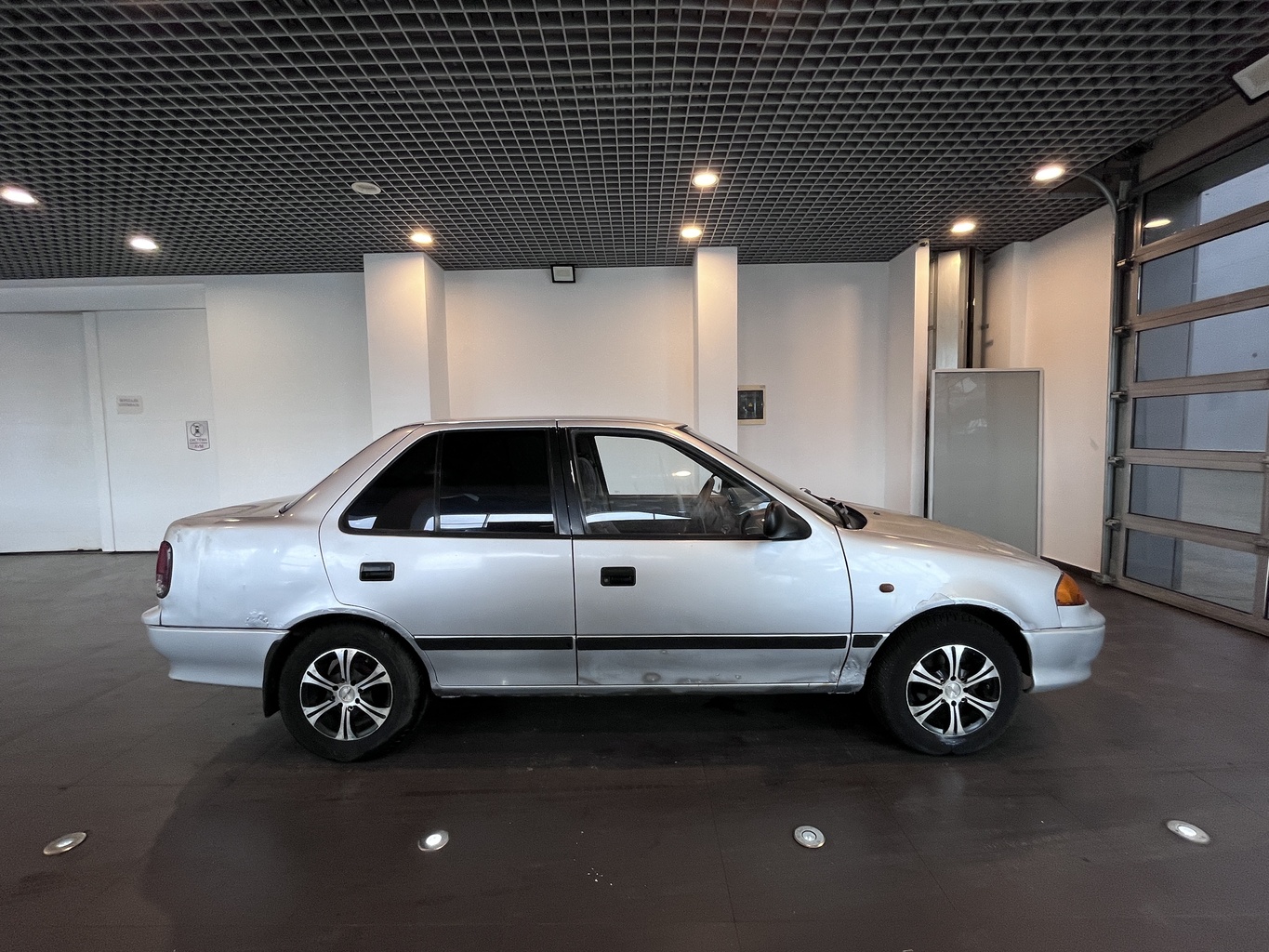 SUZUKI SWIFT