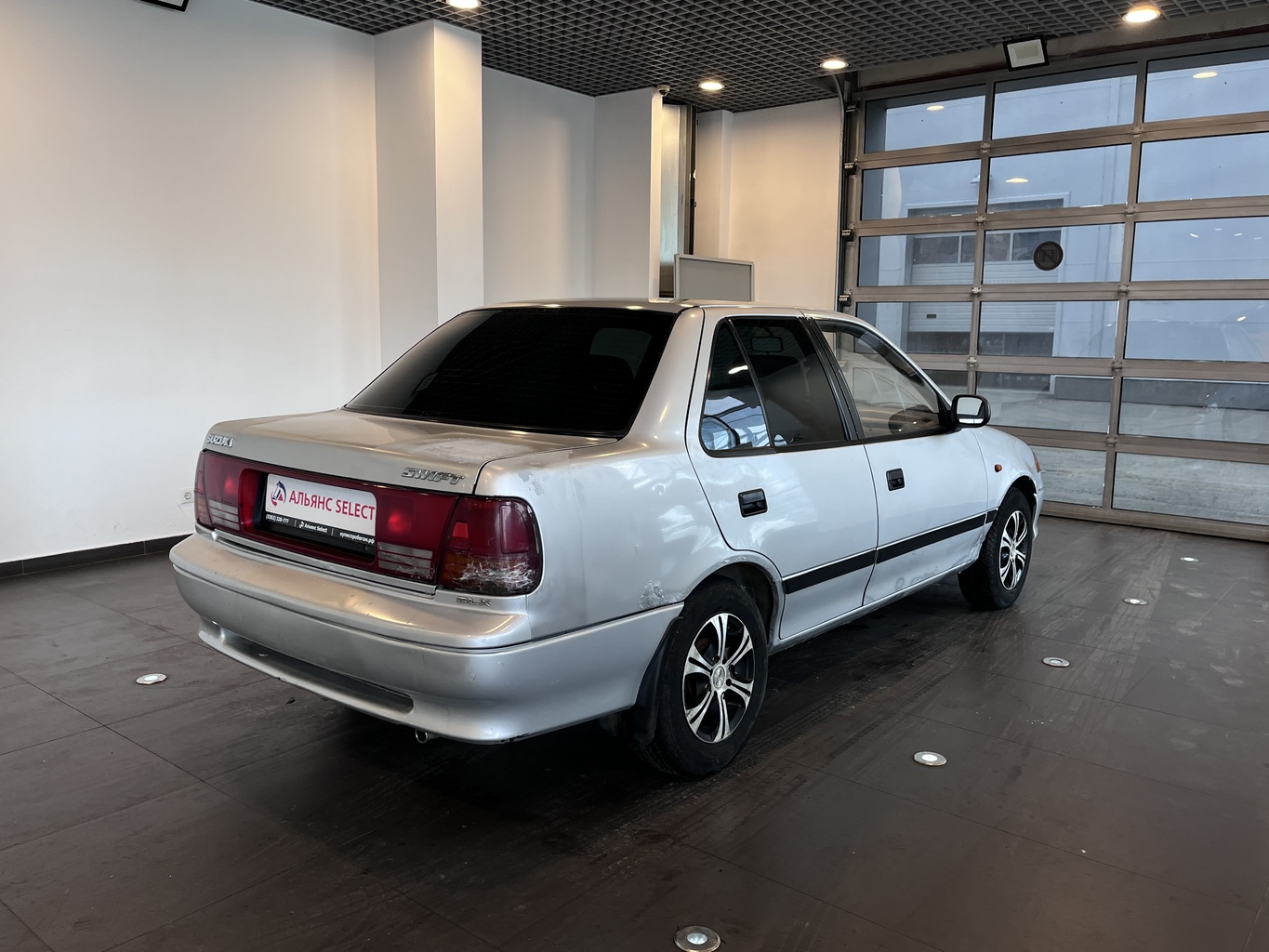 SUZUKI SWIFT