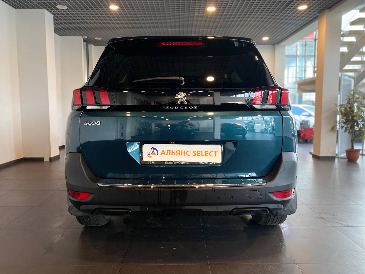 PEUGEOT 5008