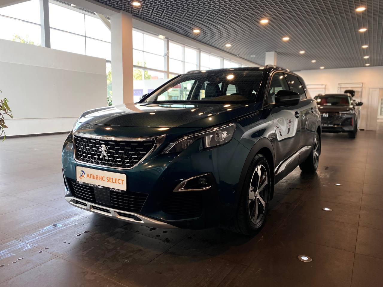 PEUGEOT 5008