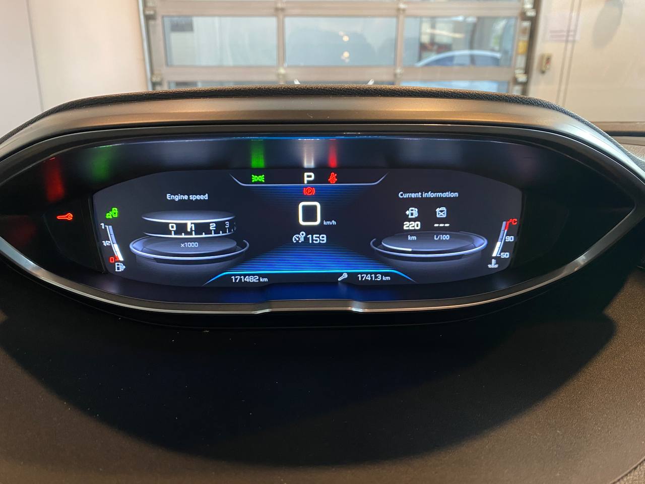 PEUGEOT 5008