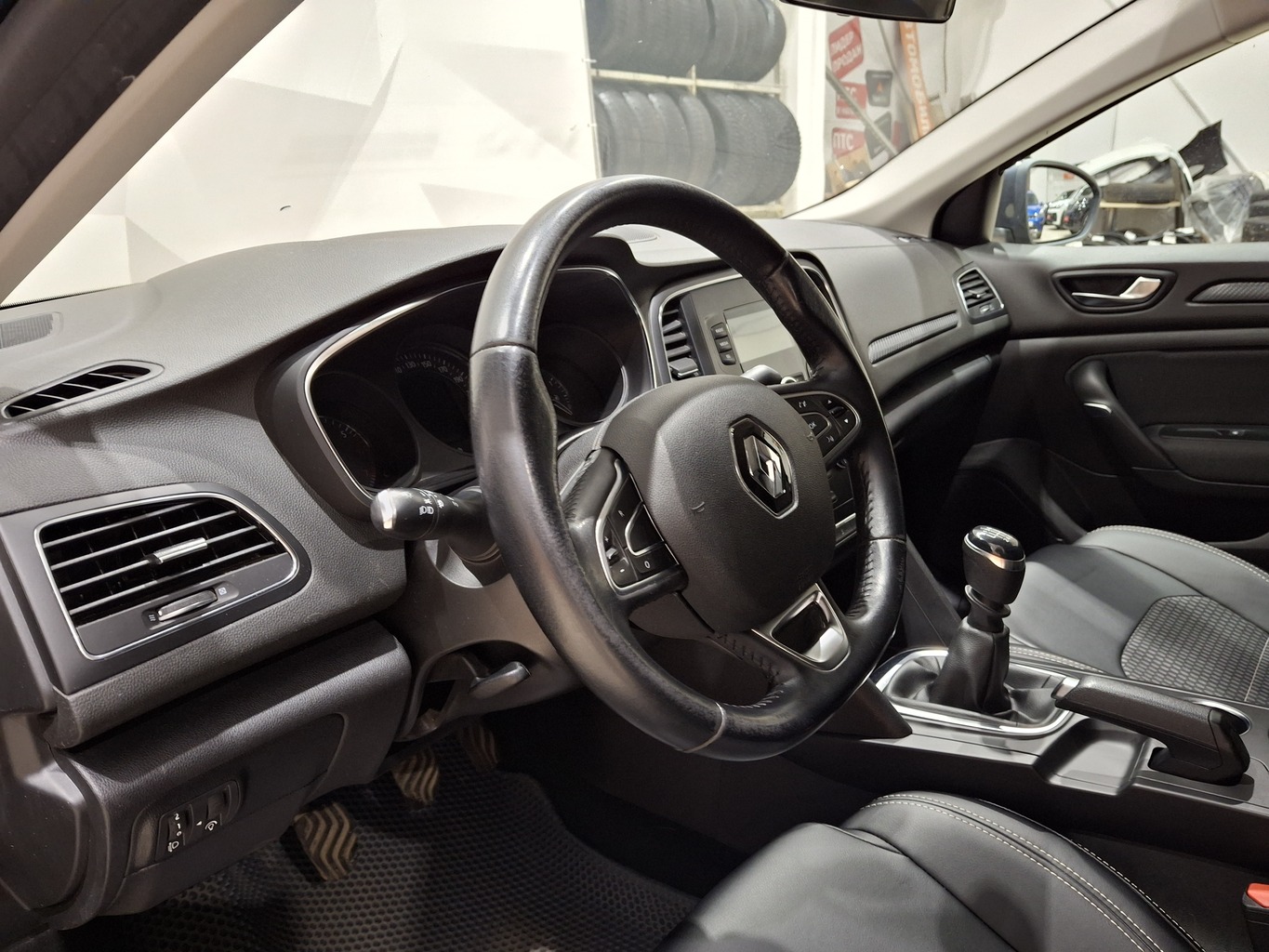 RENAULT MEGANE