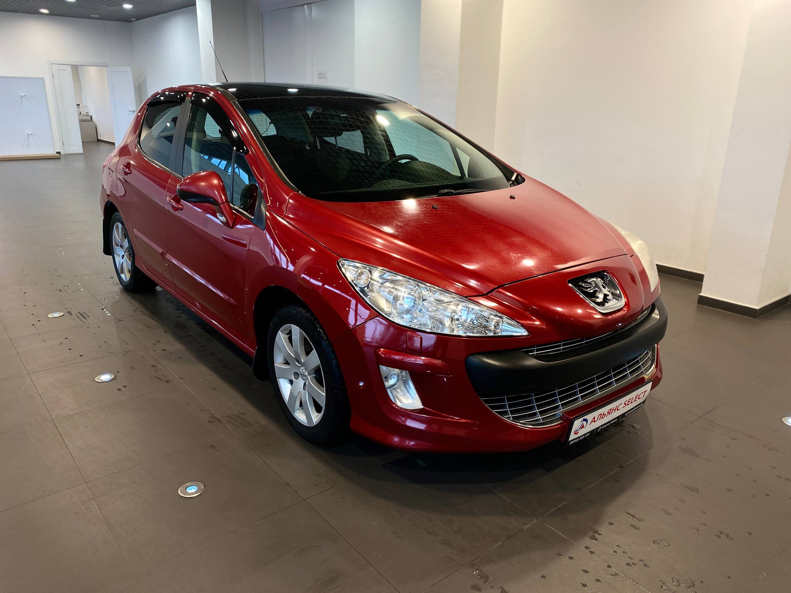 PEUGEOT 308