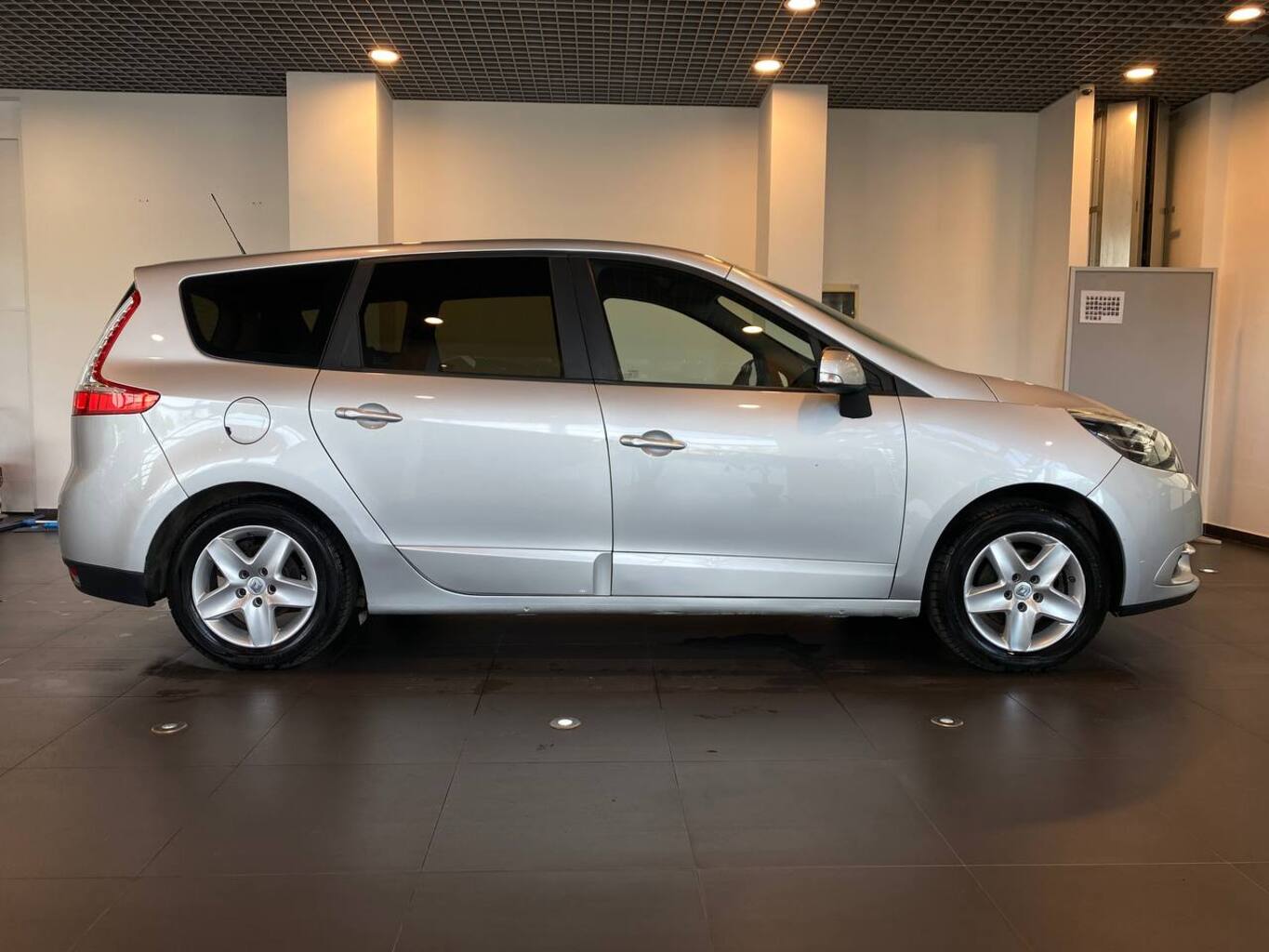 RENAULT SCENIC