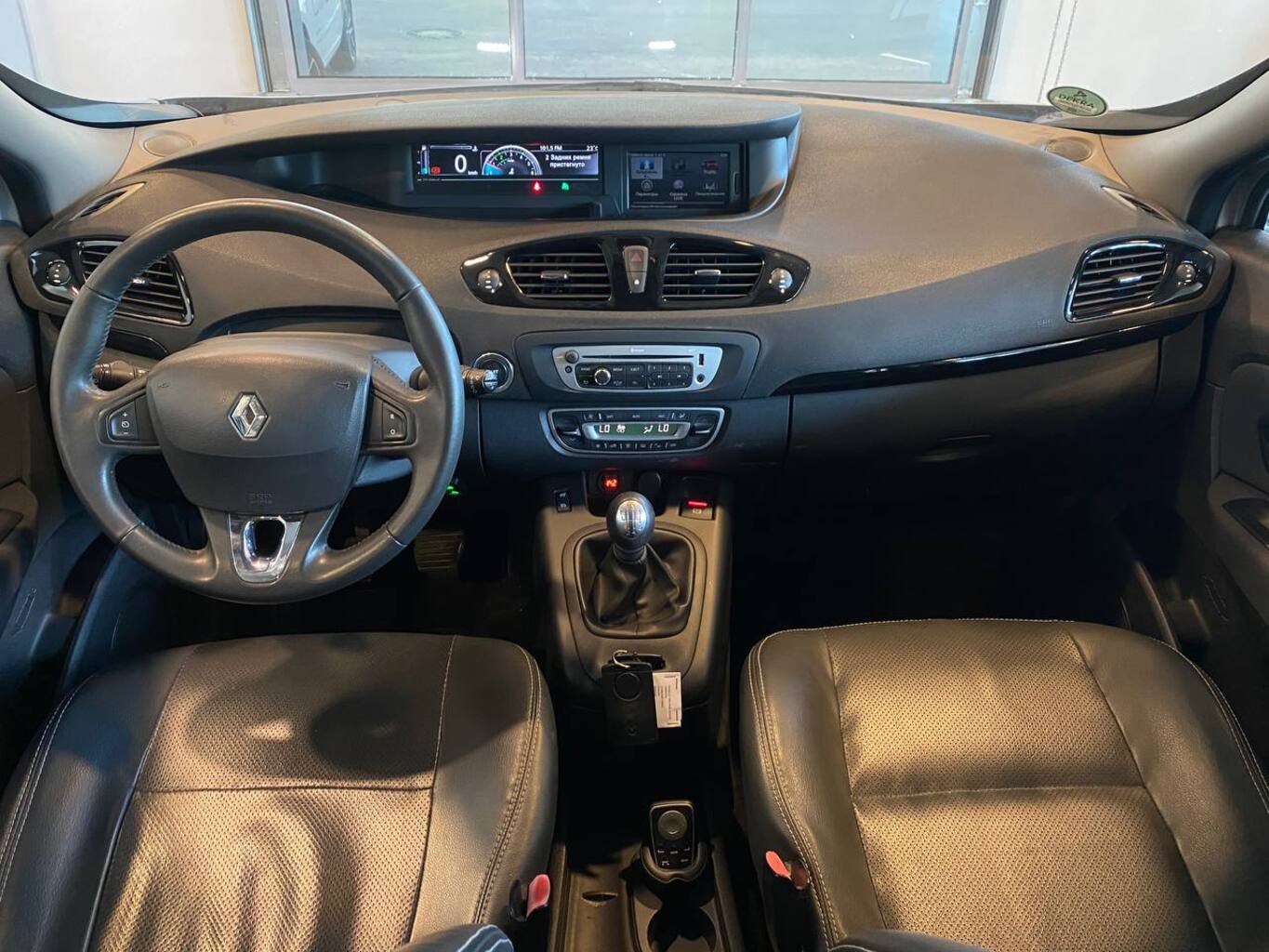 RENAULT SCENIC