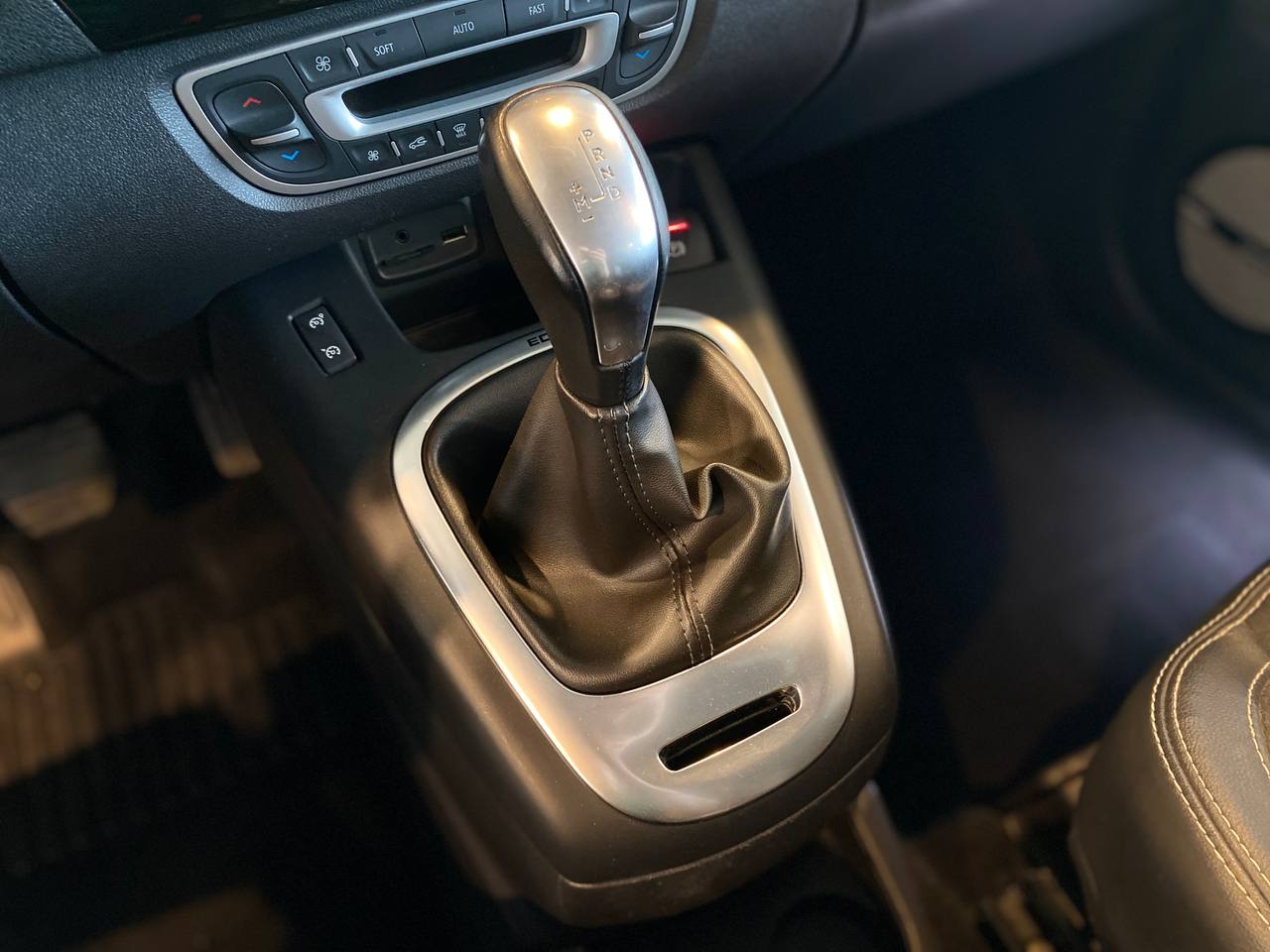 RENAULT SCENIC