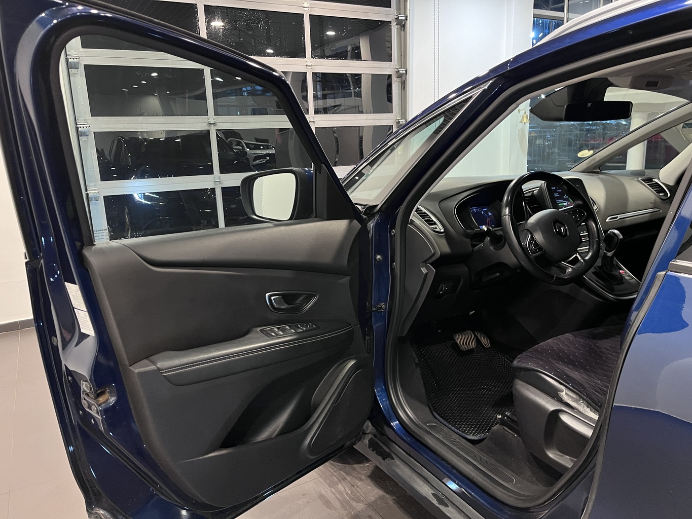 RENAULT SCENIC