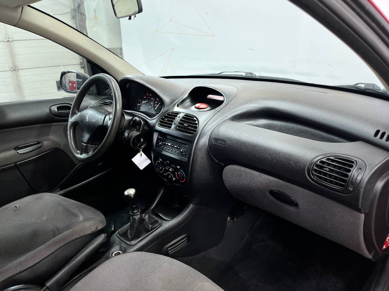 PEUGEOT 206