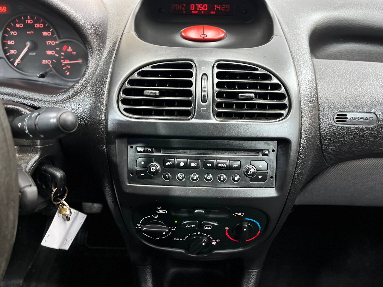 PEUGEOT 206