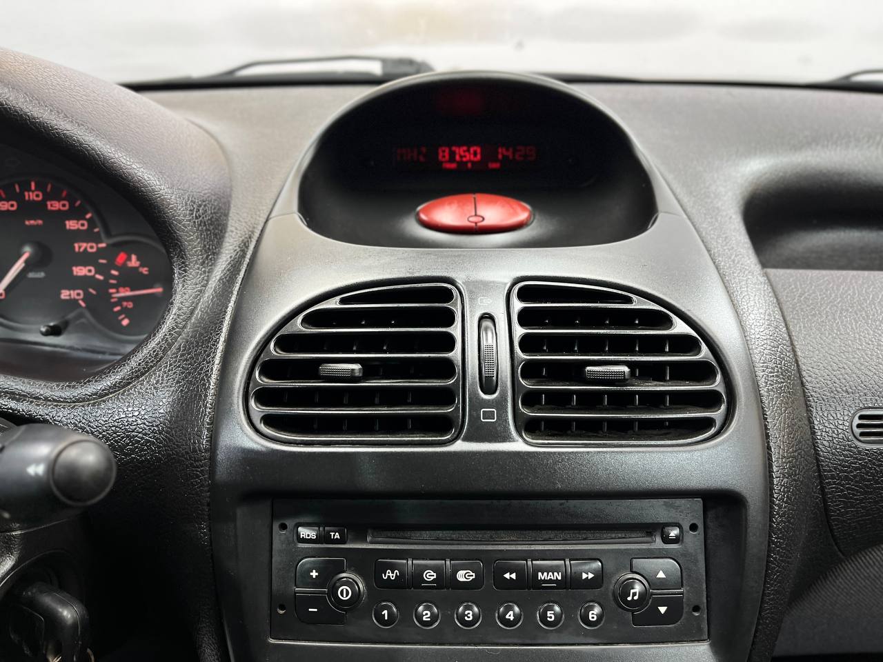 PEUGEOT 206
