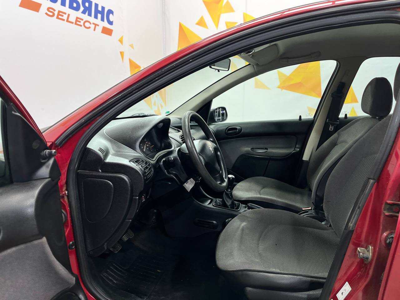 PEUGEOT 206