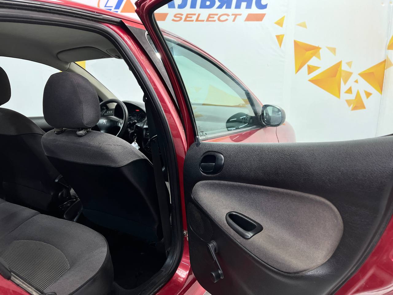 PEUGEOT 206